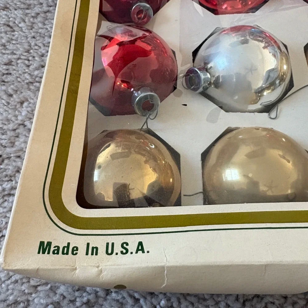Pyramid Jumbo Christmas Ornaments 15pc Red Blue Silver Gold Made in USA‎ Vintage